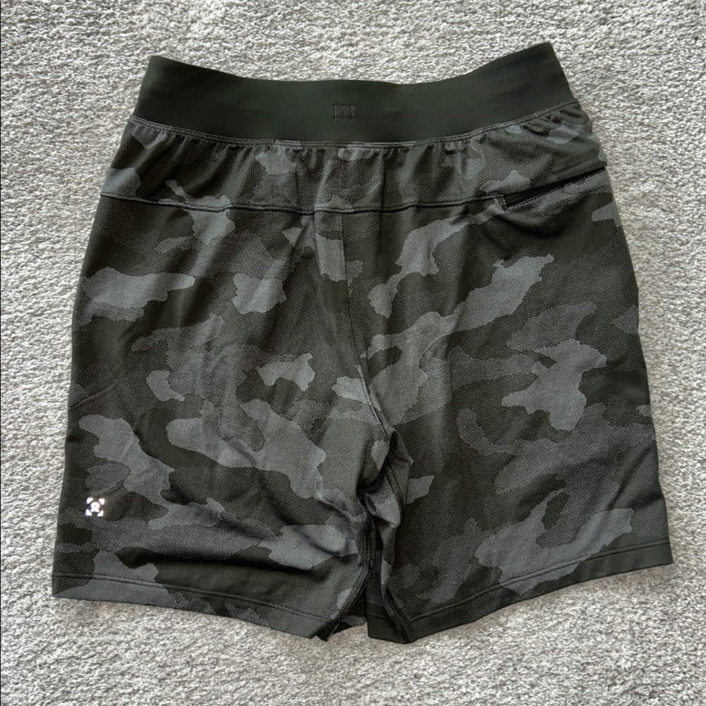 Men's Lululemon Camouflage Shorts - Picture 6 of 7